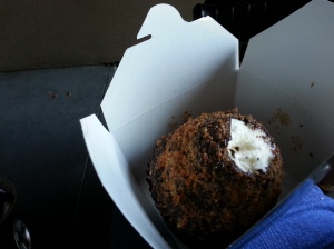 Butterfinger Cupcake from Starring Rolls (with a bite...ewww!)